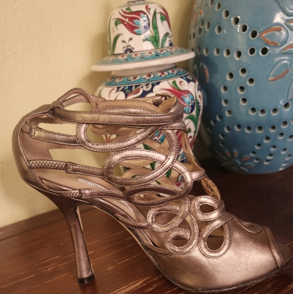 Oscar de la Renta 👠 - Picture 4 of 6